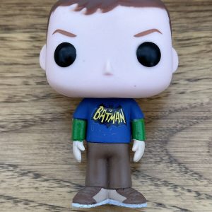 ¡FUNKO POP! Televisión #11 Sheldon Cooper con Camisa de Batman