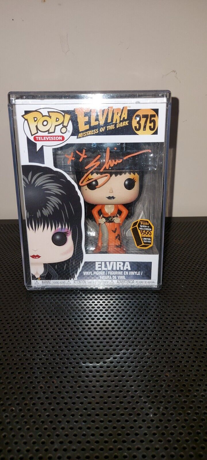 Funko Pop Elvira 2018 Spooky Empire Autographed Queen Of Halloween Le